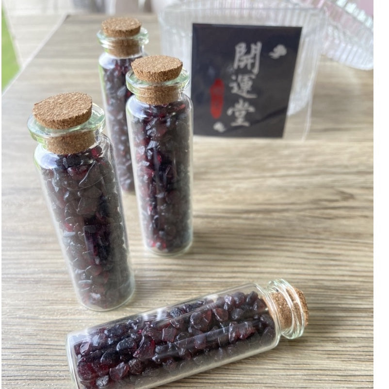 🔥現貨🔥七脈輪水晶玻璃瓶能量水晶綜合能量碎石水晶刪除負能量增強磁鐵防小人避邪招財招桃花