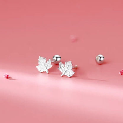 現貨楓葉耳環女簡約森系少女耳飾樹葉螺絲擰扣款睡覺免摘飾品【開運堂】(R3841)